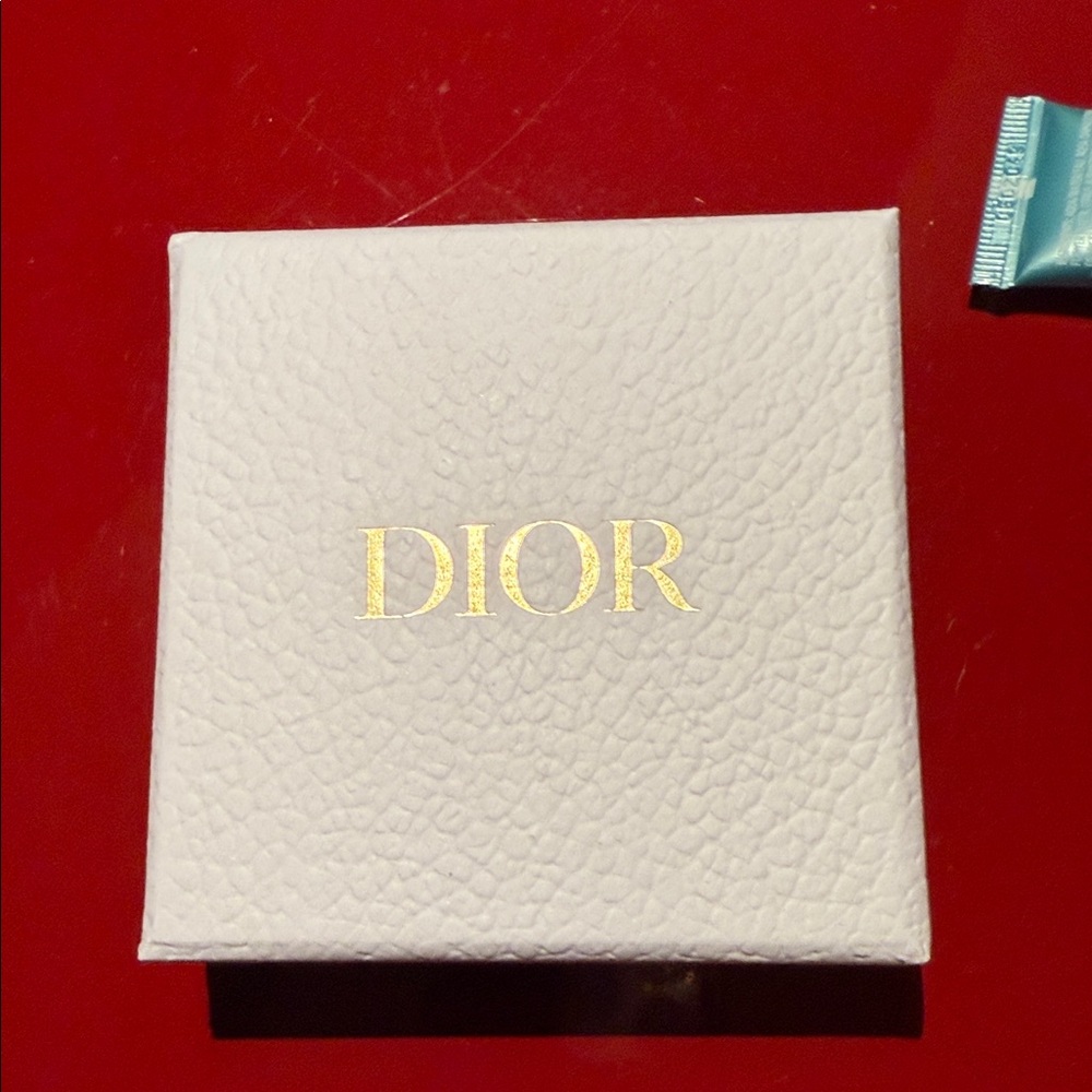 Dior White and Gold Textured Box with Perfume Samples - Picture 2 of 5